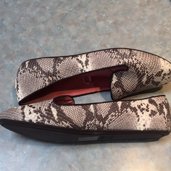 Gap leather flats (sz 8) - Picture 2 of 7